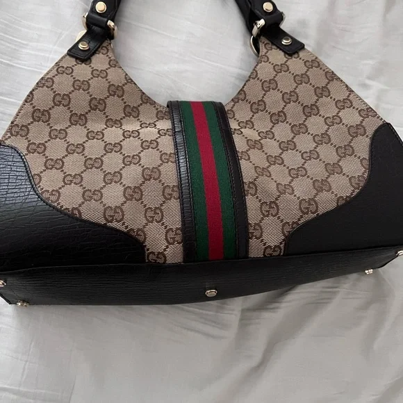 Gucci purse - Picture 2 of 3